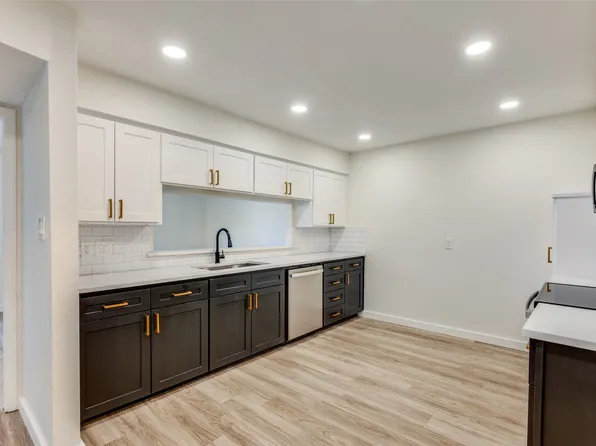 2422 Saint Gregory St, Arlington, TX 76013