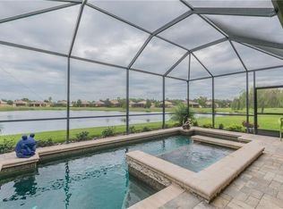 340 Silver Falls Dr, Apollo Beach, FL 33572
