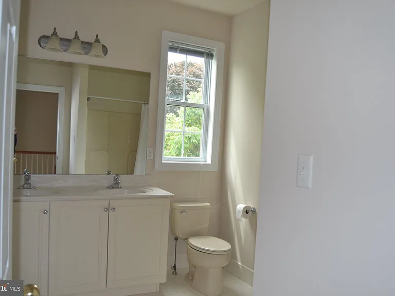 806 Wren Ln — Photo 22