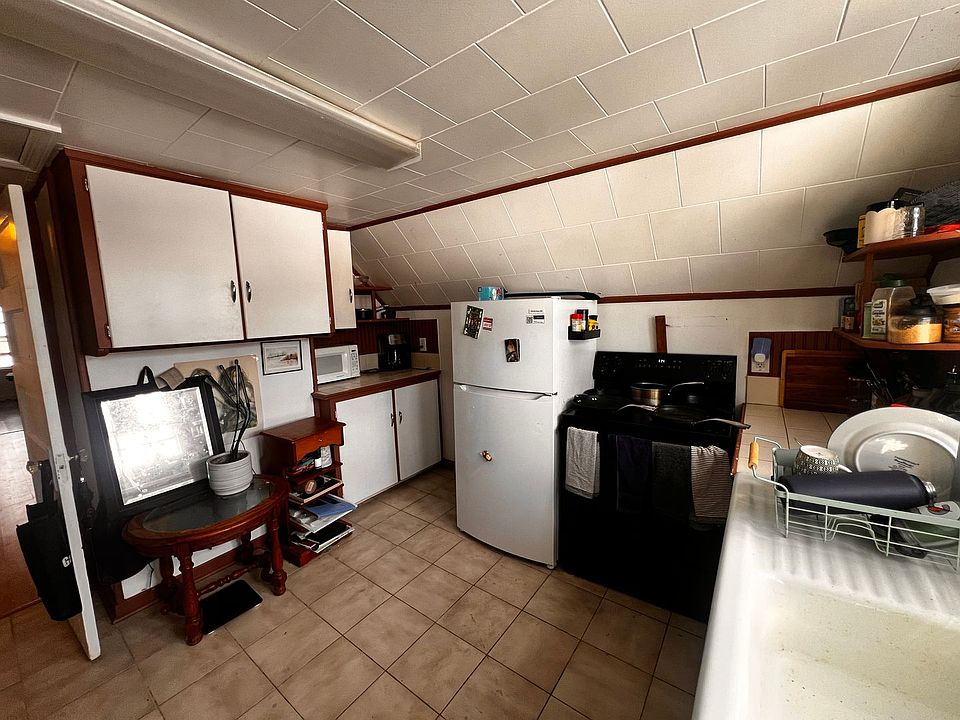 1st image of 9 Elsmere Ave APT 4