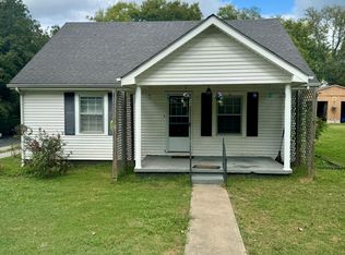 905 College St W, Fayetteville, TN 37334