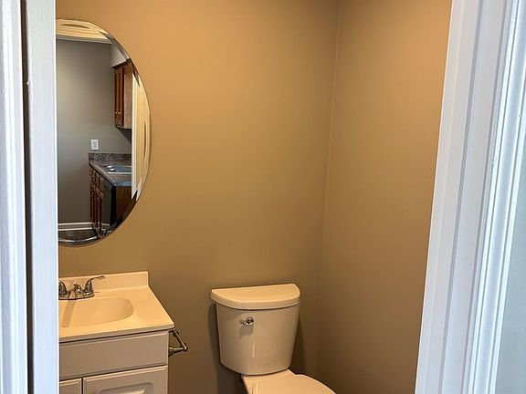 5th image of 1034 Brandy Ln APT 8