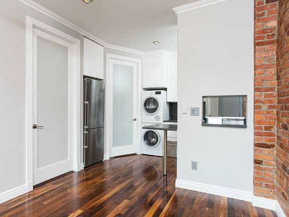 2nd image of 232 Elizabeth St #5BB