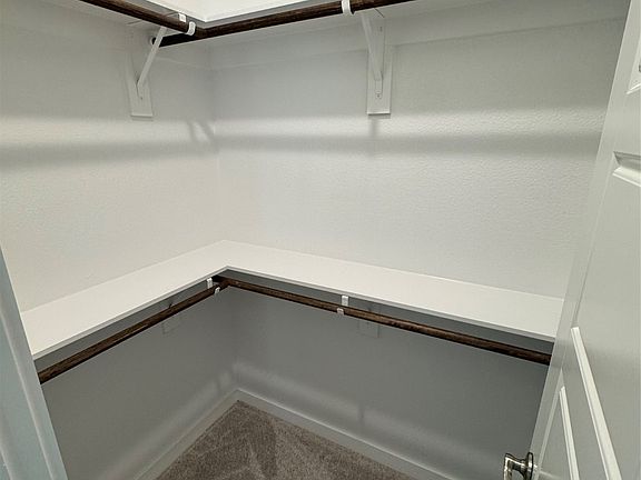 5th image of 612 Finlee Way