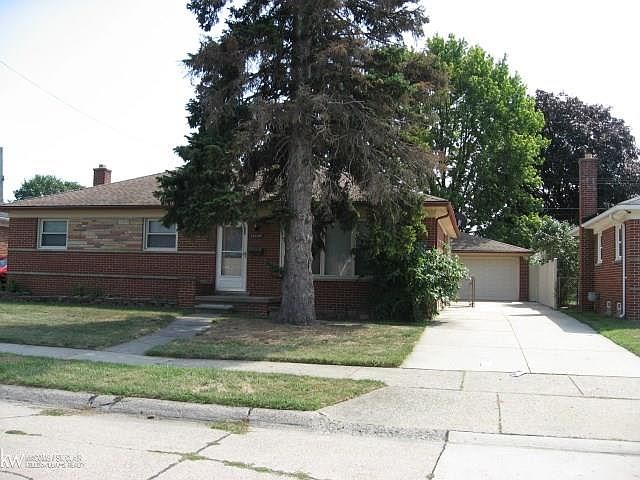 1st image of 11158 Lillian Ave