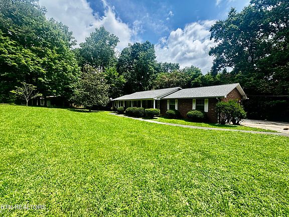 2nd image of 3610 Sprucewood Rd
