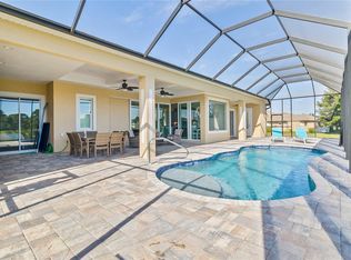 238 W Pine Valley Ln, Rotonda West, FL 33947