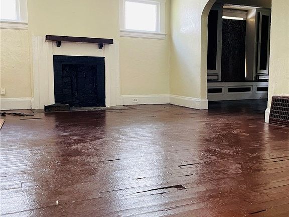 3rd image of 1161 La Croix Ave