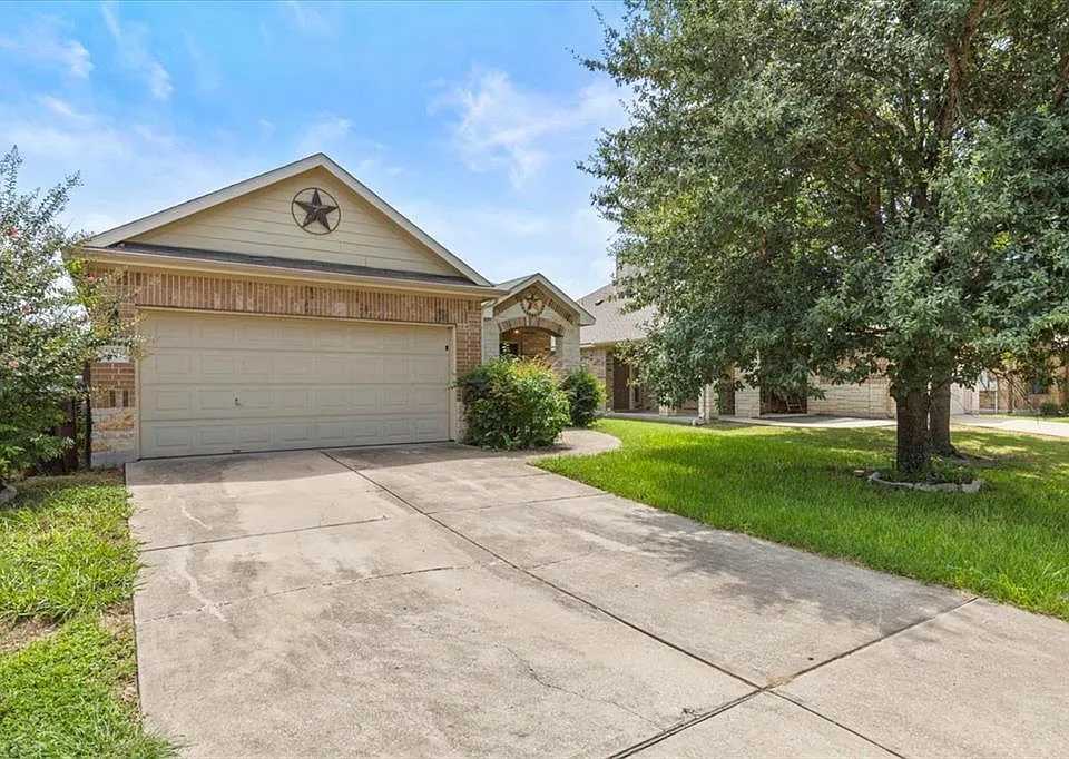 1001 Hyde Park Dr
