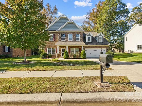 2nd image of 2600 Chatham Dr