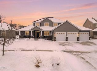 5518 Charlie Ray Dr, Grand Forks, ND 58201