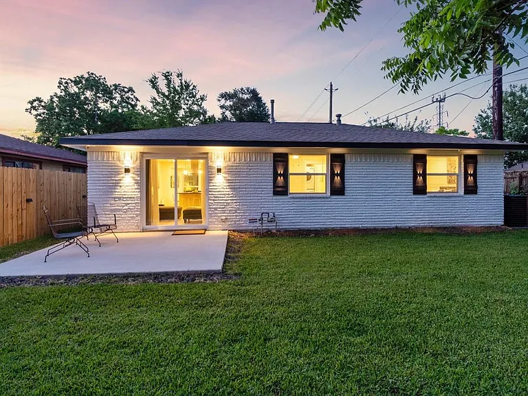 3138 Sunbeam St — Photo 45