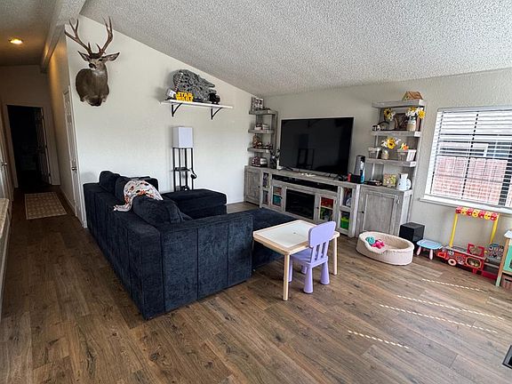 2nd image of 8252 Cottonfield Way