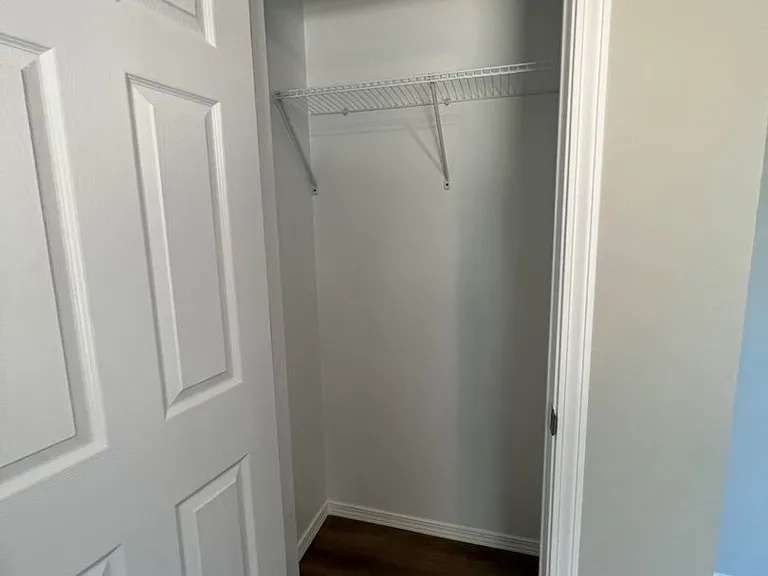 2444 N Benton Ave — Photo 31