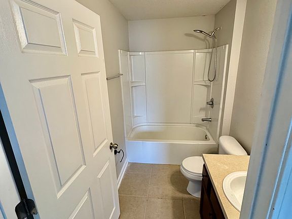 4th image of 6915 Ortega Woods Dr Unit 9