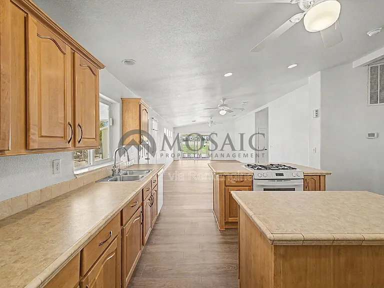 1625 S 74th St — Photo 19