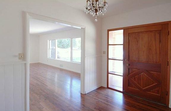 3rd image of 230 Lombardy Ave
