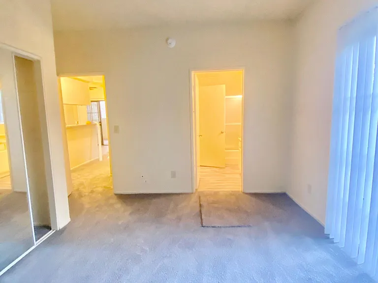 7343 Balboa Blvd #101 — Photo 11