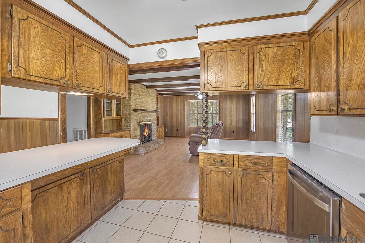 4 bed, 2118 sqft, $2,150 — Photo 4