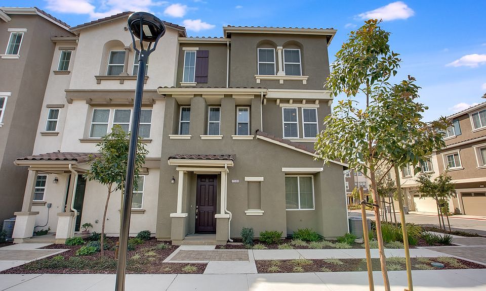 1st image of 17999 Madrid Ln