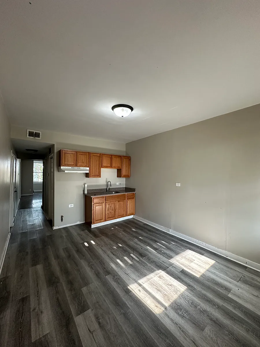 Building Photo - 2126 S Harding Ave #2