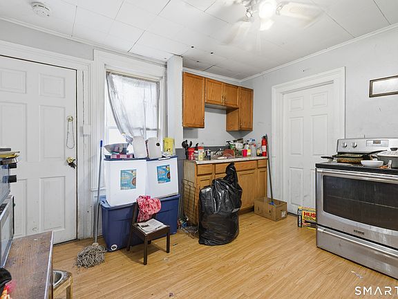 5th image of 16 Highland Avenue