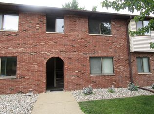 1204 Dean Dr, Urbana, IL 61801