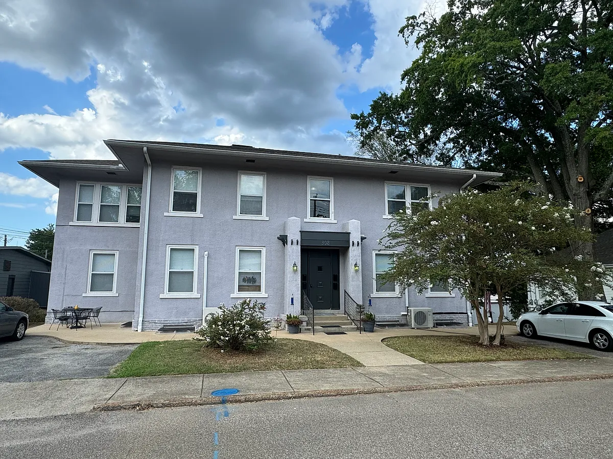 Building Photo - 308 Thompson St #B