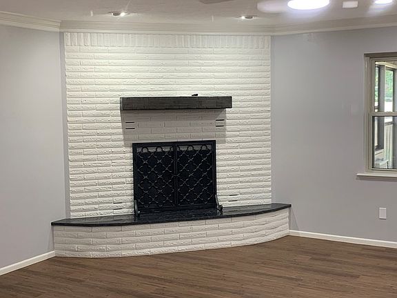 5th image of 111 Sherwood Ln