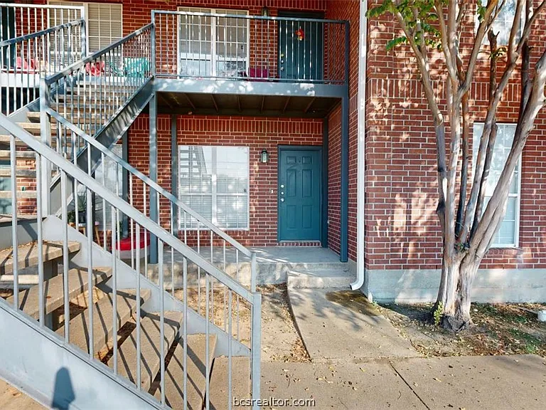 1513 Hollowhill Dr #B — Photo 23