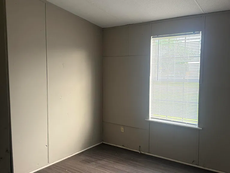316 N Crocker St — Photo 4