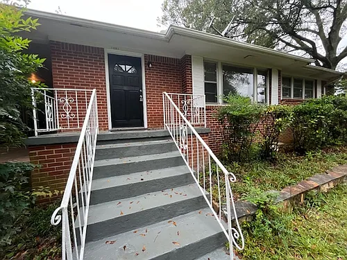 1381 Oakview Cir Photo 1