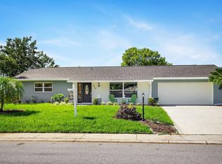208 Amesbury Cir, Sun City Center, FL 33573