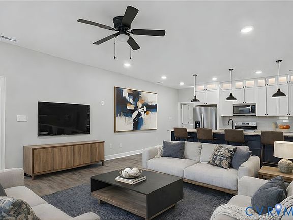 2nd image of 302 Cedar Grove Rd