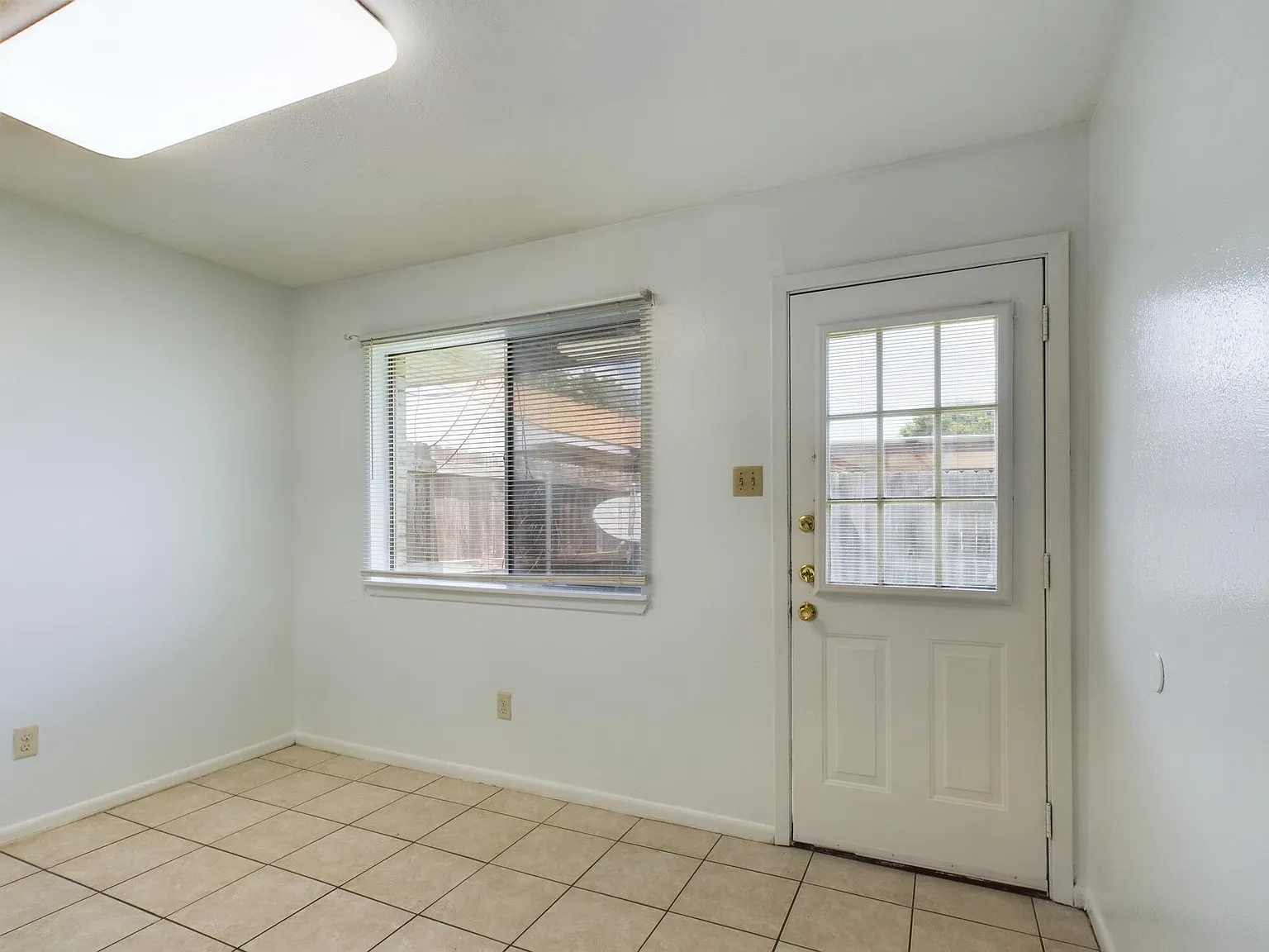 1601 B George Bush — Photo 4