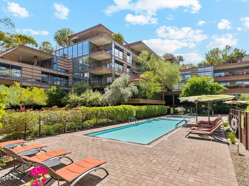 7161 E Rancho Vista Dr #1003