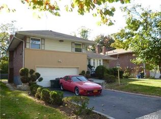 34 Cedar Rd, Westbury, NY 11590