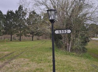 1352 E Archer Rd, Baytown, TX 77521