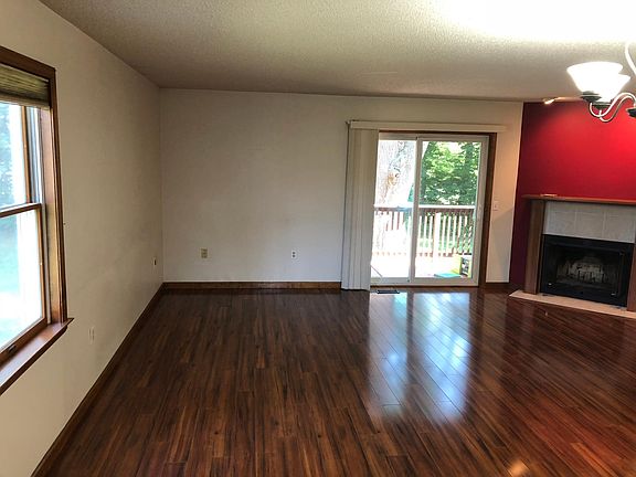 5th image of 121 Candlewood Dr