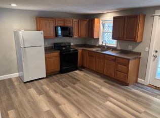 682 Putnam Pike APT B, Greenville, RI 02828