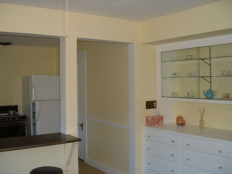 2nd image of 41 Wood St