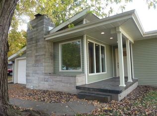 321 S Walnut St, Clinton, IL 61727