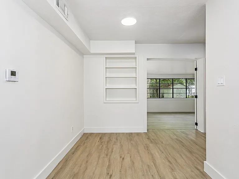 206 Edison Dr — Photo 7