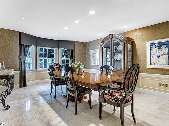 4th image of 130 Wyoming Ave