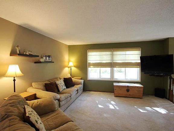 2nd image of 3108 Rainbow Dr