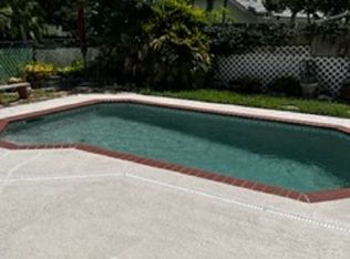 8845 Lake Park Cir S, Davie, FL 33328