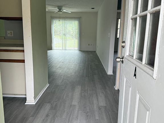 3rd image of 304 Camillia Ln #A