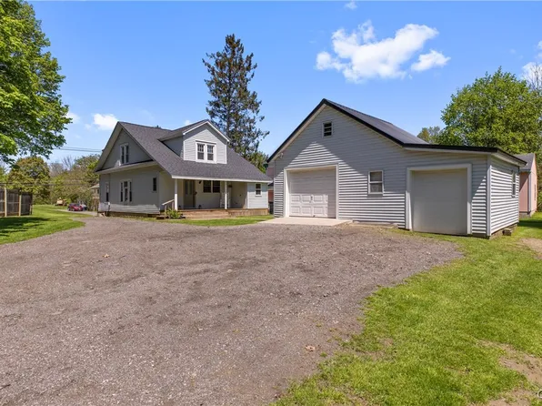 826 Oneida St, Fulton, NY 13069