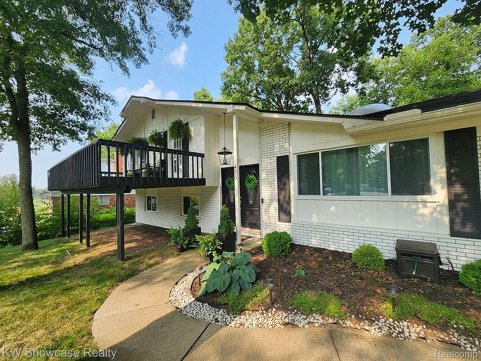 1st image of 455 Melinda Cir E