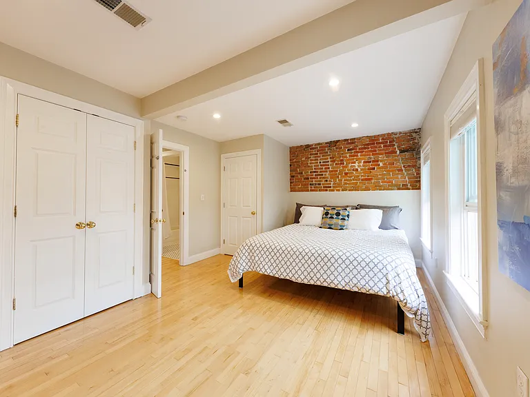 762 E 6th St #3 — Photo 9